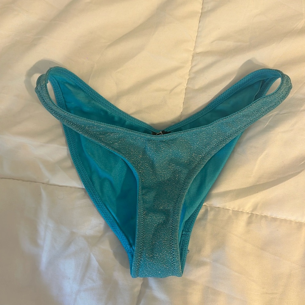 Blue triangl bathing suit set size small in both top and bottoms